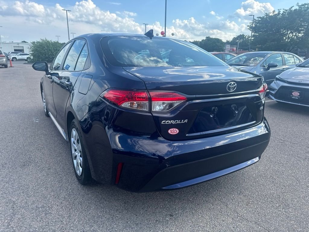 Used 2021  Toyota LE image 5