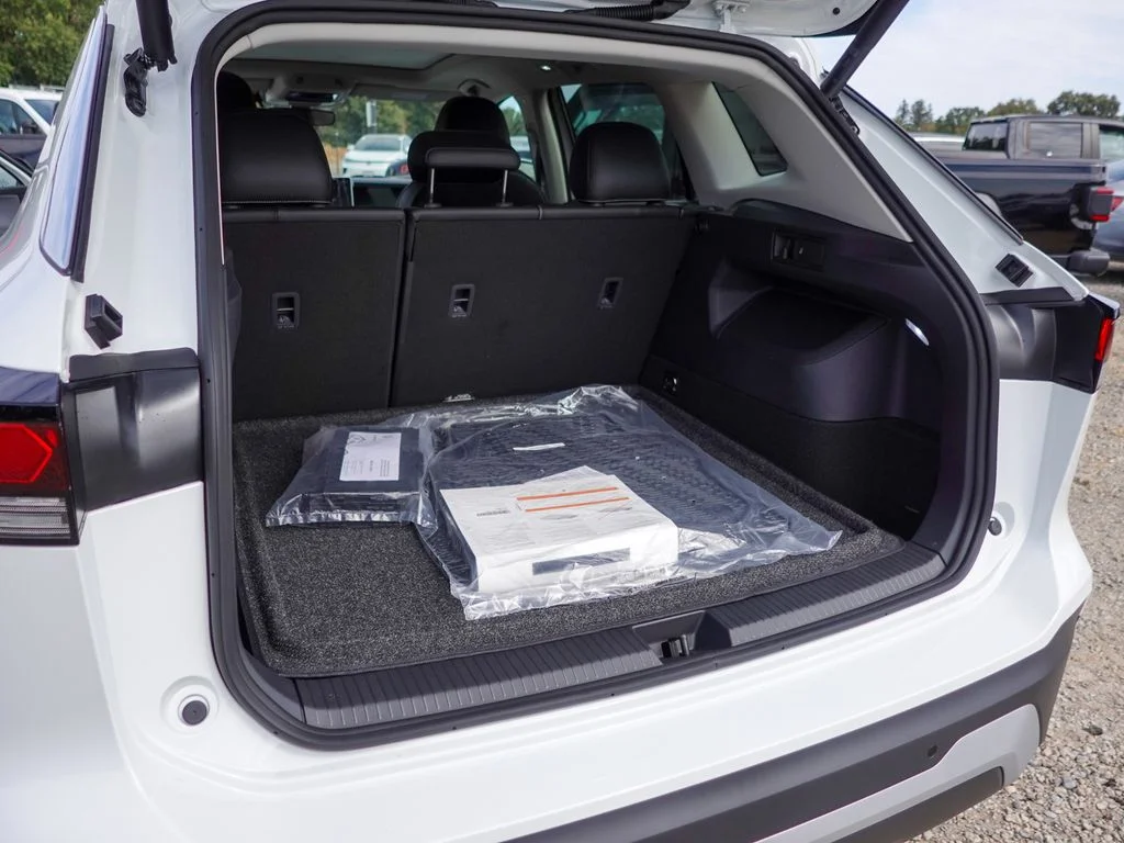 New 2026 Pure White Volkswagen 2.0T SE image 26