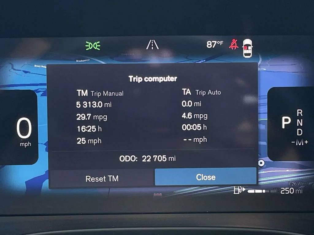 Certified Used 2026 Aurora Silver Volvo Ultra image 15