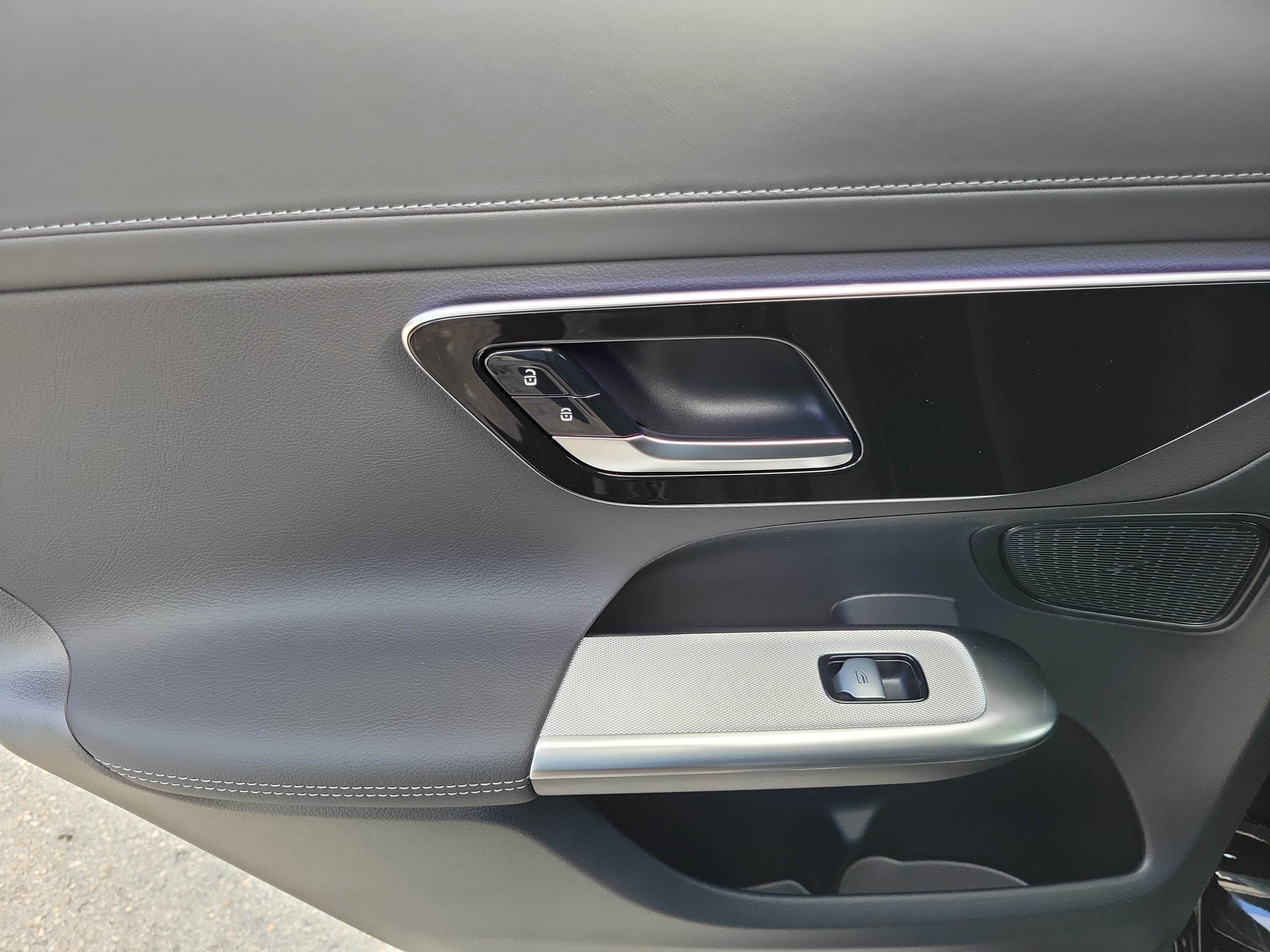 New 2026 Black Mercedes-Benz GLC 300 image 47