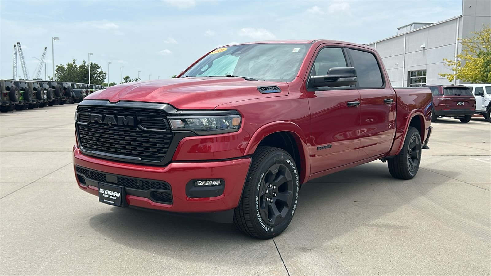 New 2026 Molten Red Pearl-Coat Exterior Paint RAM Big Horn/Lone Star image 8