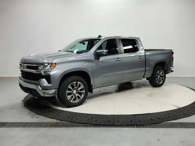 Used 2024 Gray Chevrolet LT image 4
