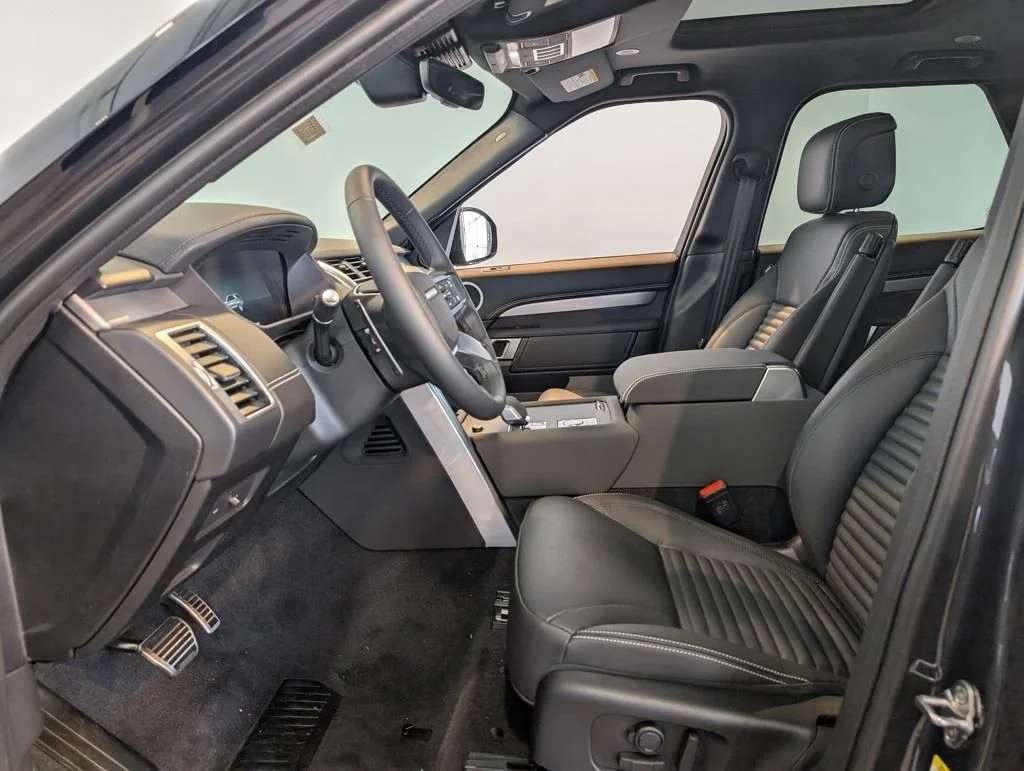 New 2026 Carpathian Grey Land Rover  image 10