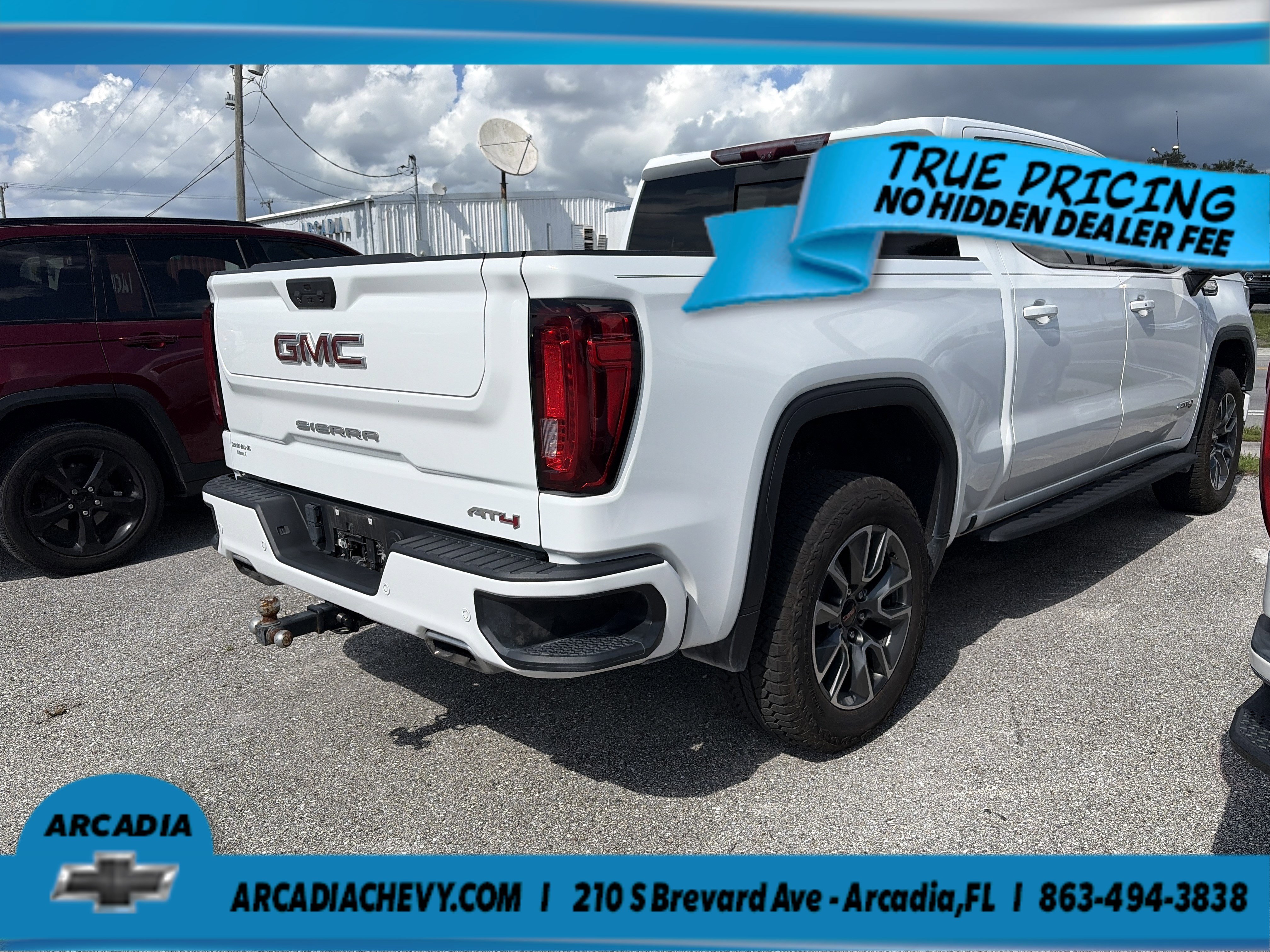 Used 2022 Summit White GMC AT4 image 3
