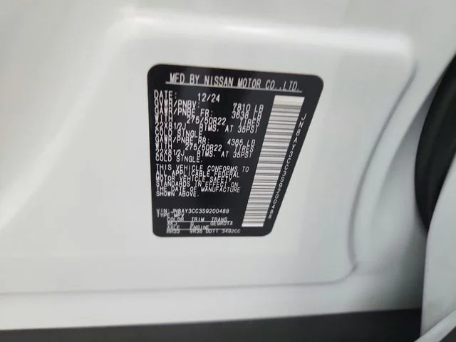 Used 2025 White Nissan Platinum Reserve image 48