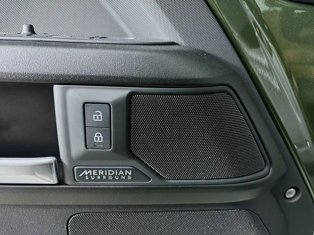 Used 2026  Land Rover X image 20