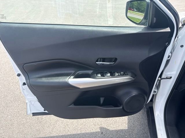 Used 2020 White Nissan SR image 14