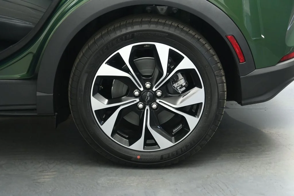 New 2026 Green Ford Select image 19