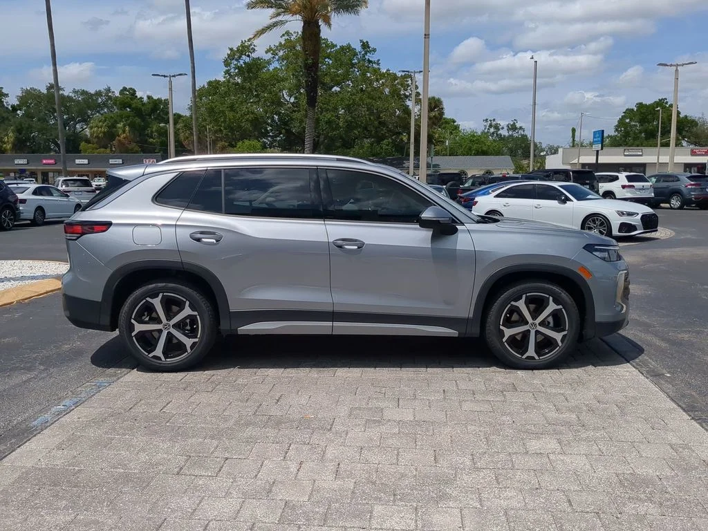 New 2026 Silver Volkswagen 2.0T SE image 3