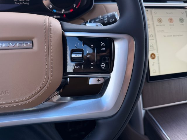 New 2026 Belgravia Green LAND ROVER SE image 23
