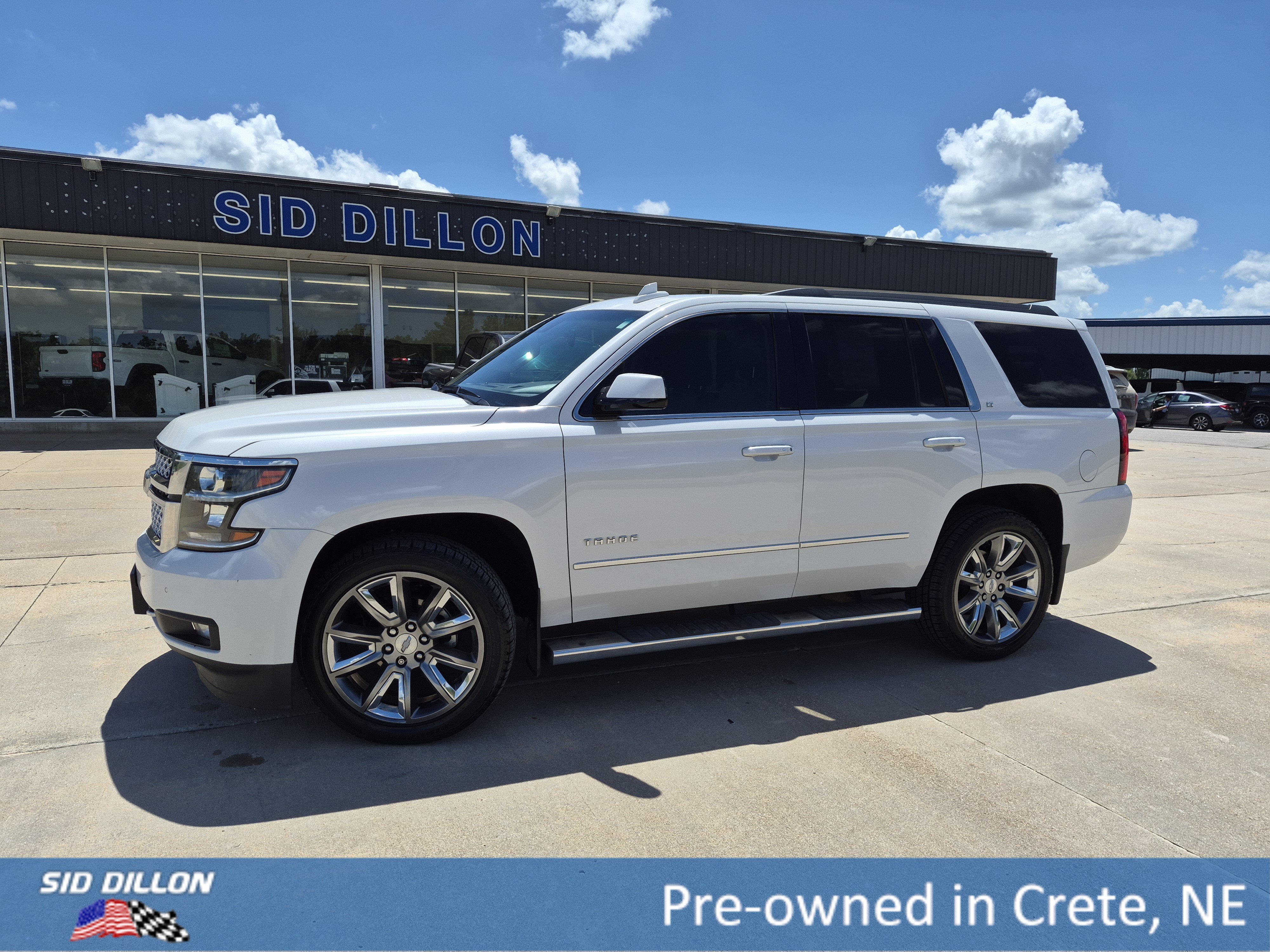 Used 2019 Iridescent Pearl Tricoat Chevrolet LT image 1