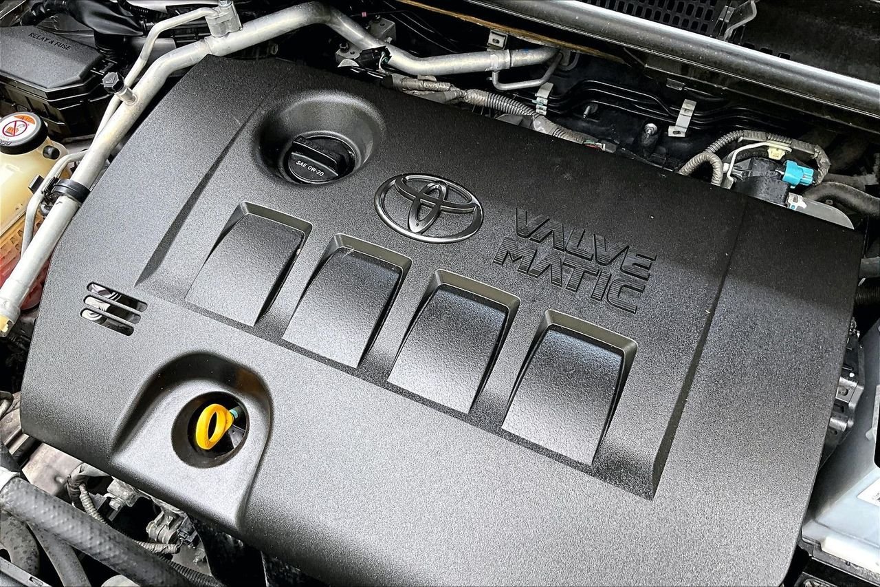 Used 2019 Silver Toyota LE image 31
