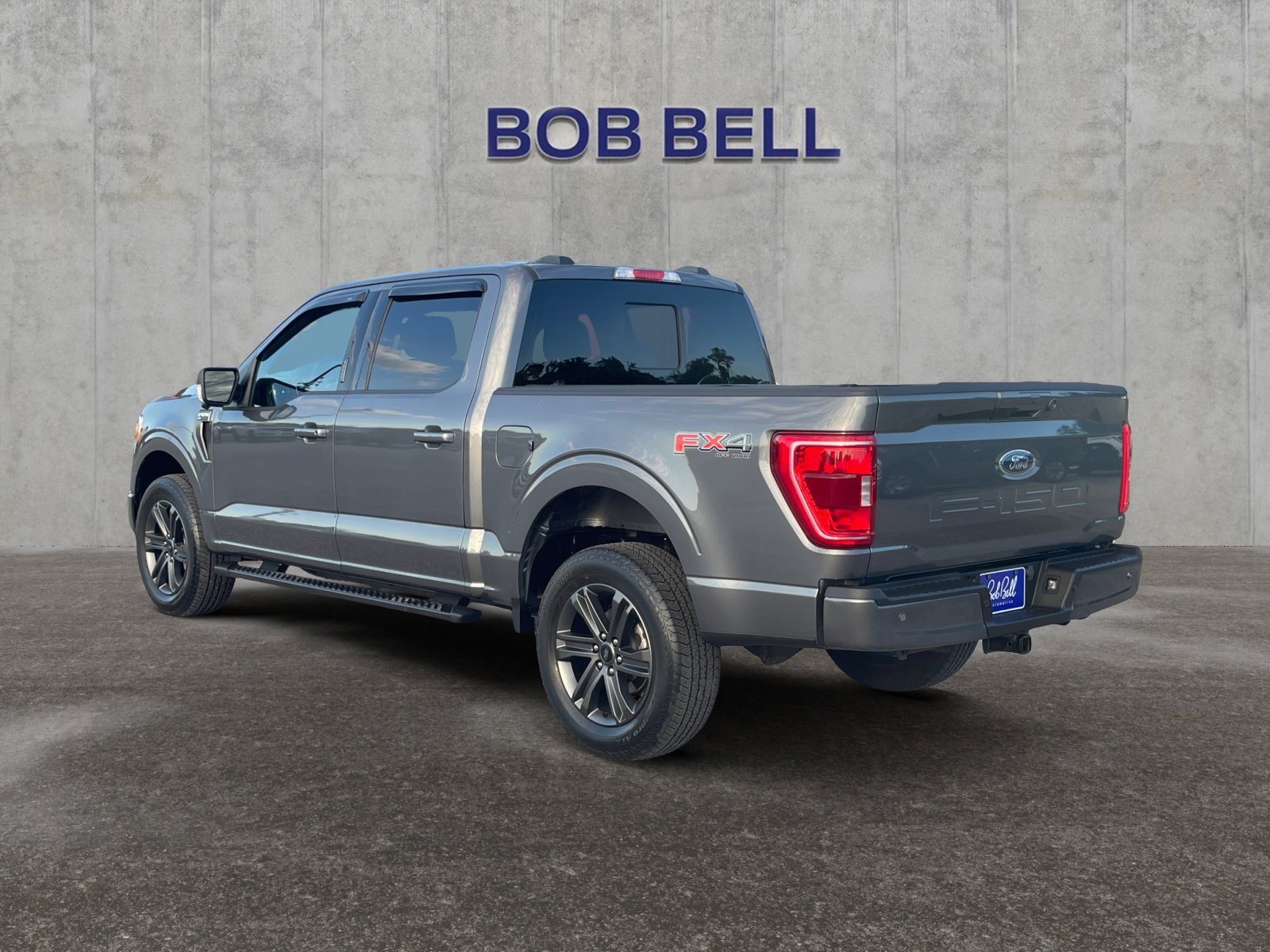 Used 2023 Gray Metallic Ford XLT image 3