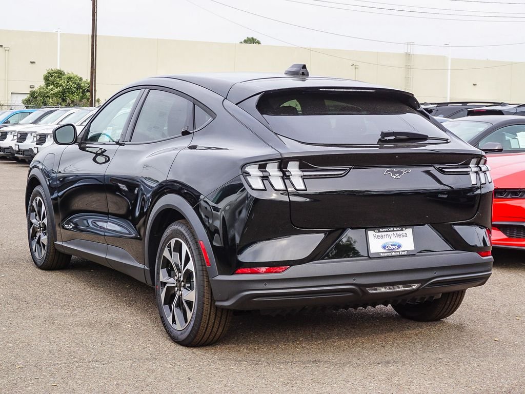 New 2026 Shadow Black Ford Select image 4