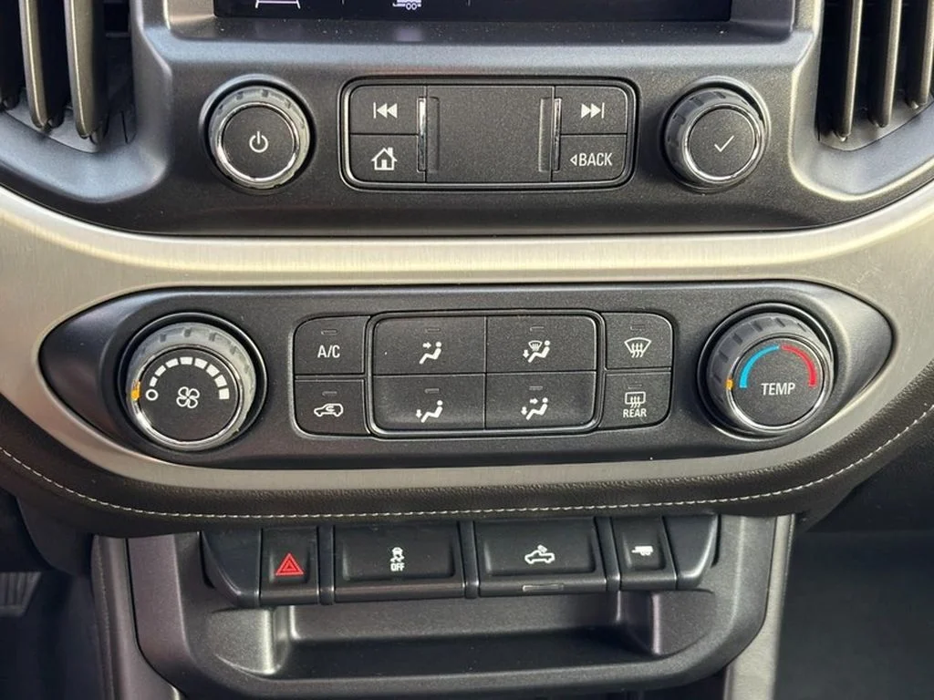 Used 2019 Onyx Black GMC 4WD SLE image 21