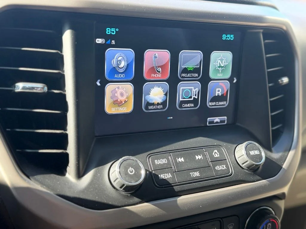 Used 2019 White GMC Denali image 42
