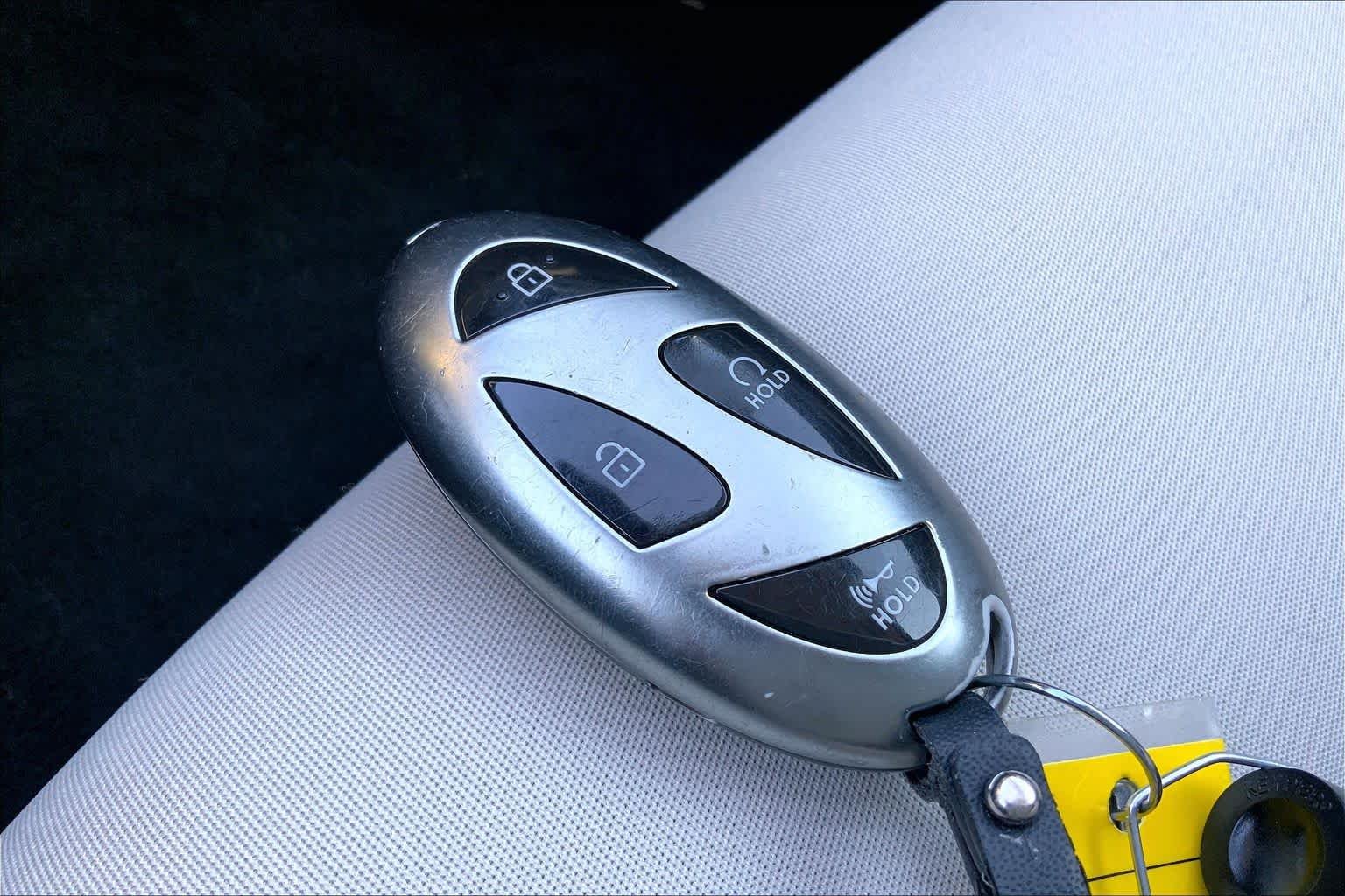 Used 2025 Serenity White Hyundai SEL image 14