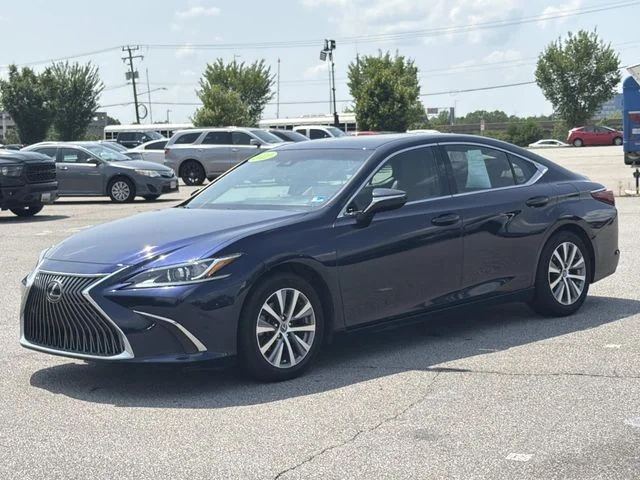 Used 2021  Lexus 350 image 1