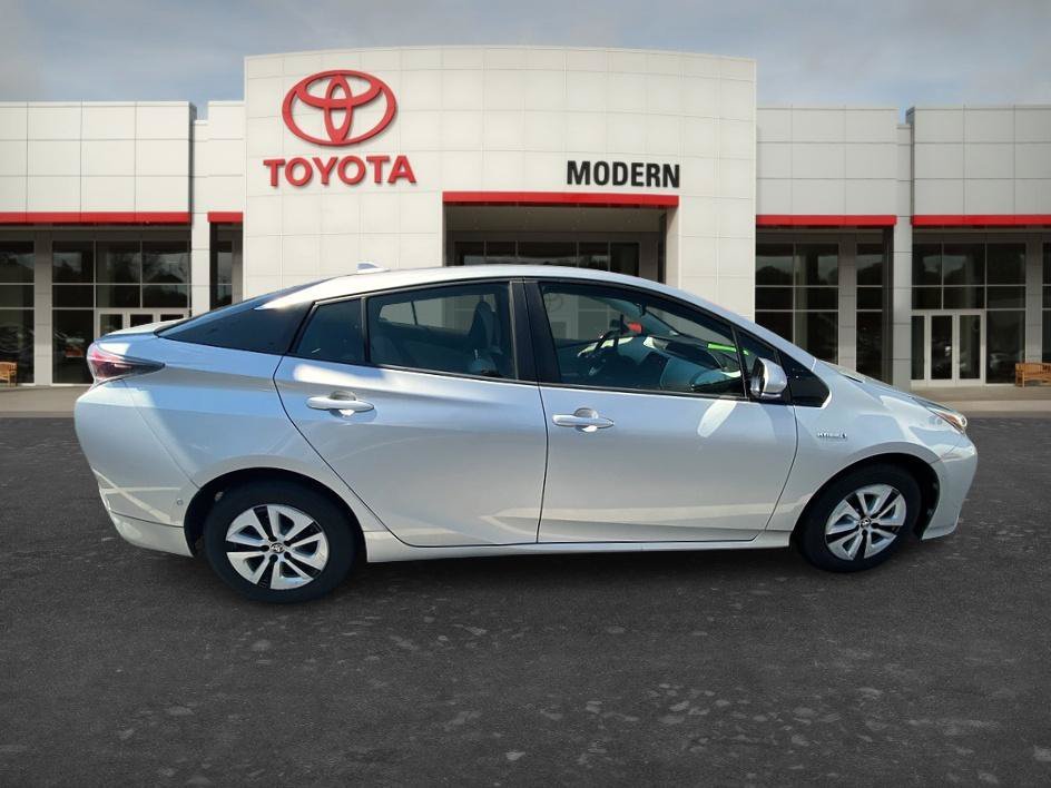Used 2018 Classic Silver Metallic Toyota Two image 19