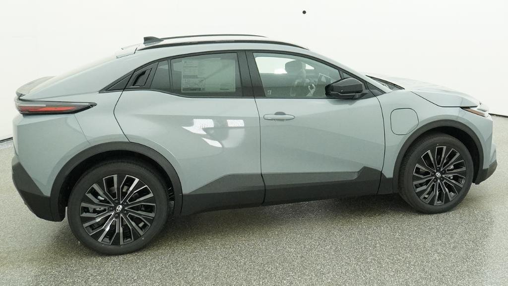 2026 Toyota C-HR XSE - Photo 39