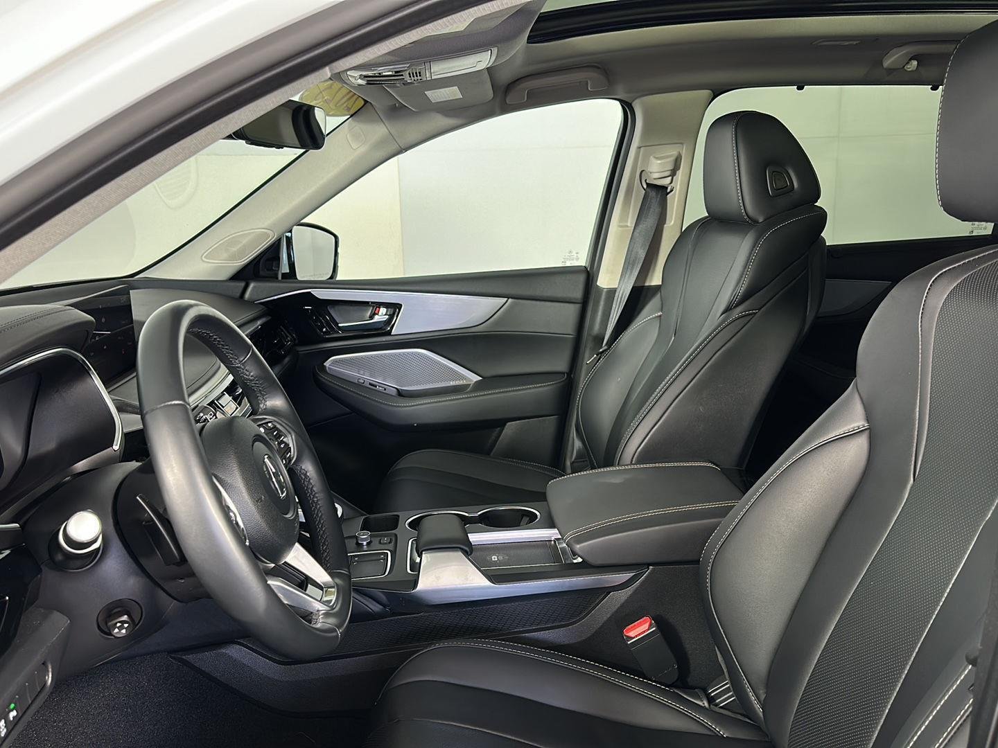 Used 2023 Platinum White Pearl Acura SH-AWD w/Tech image 6