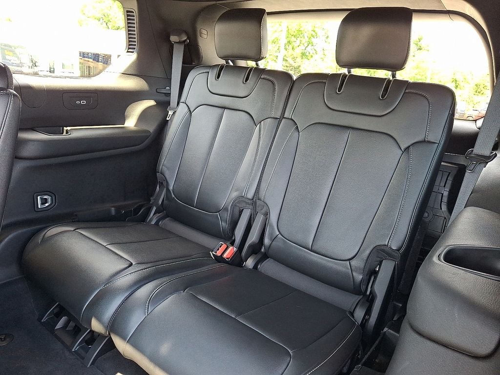 Used 2024 White Jeep Limited image 12
