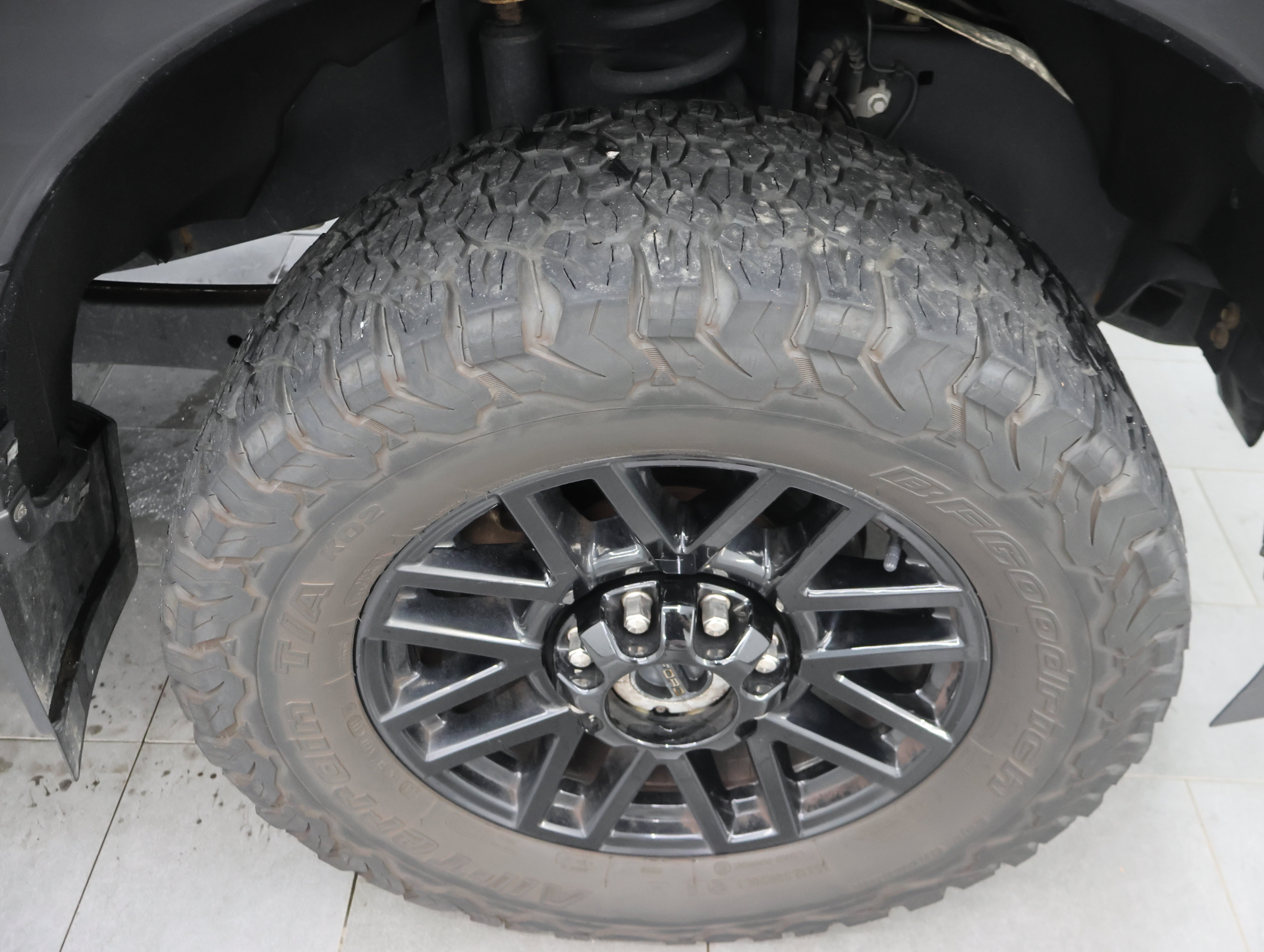 Used 2022 Agate Black Metallic Ford 4x4 Crew Cab Lariat w/Fx4: CREW-SHORT-LARIAT ULTIMATE-BLACK-FX4-6.7L DIESEL-NAV-PANO image 3