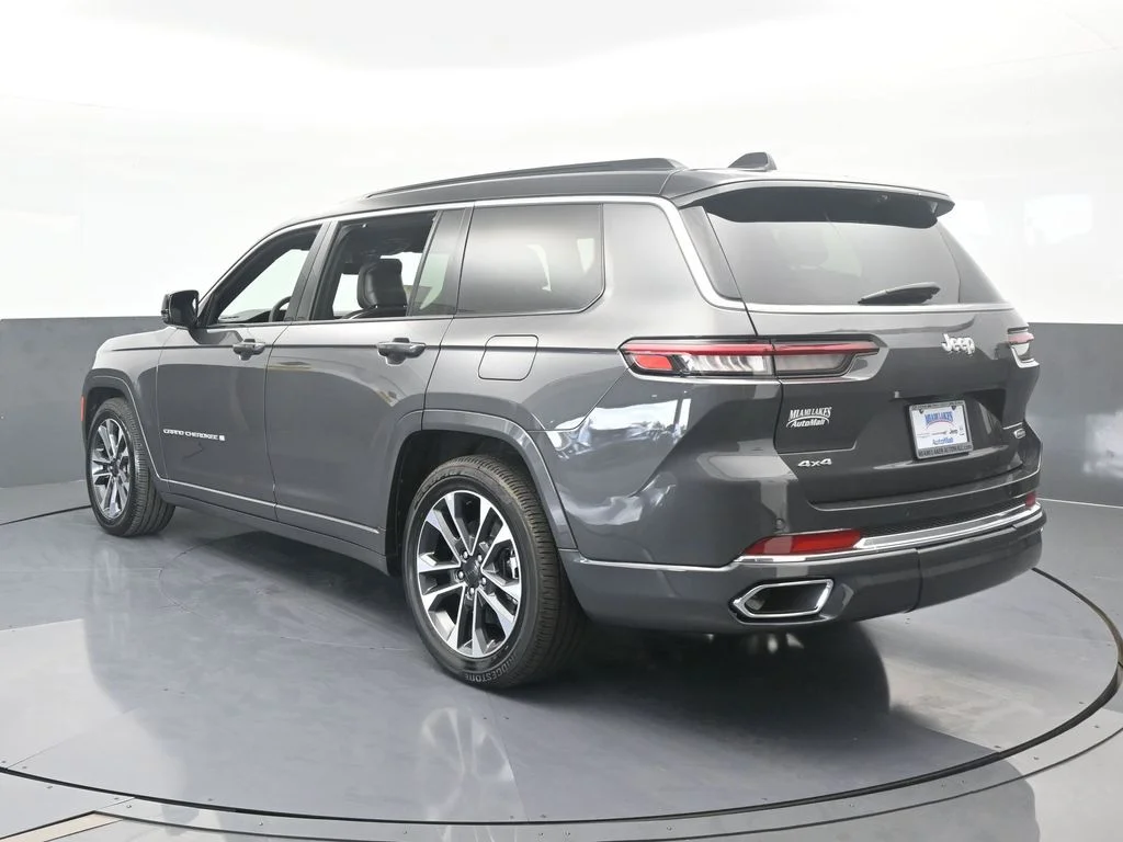 Used 2024 Baltic Gray Metallic Clearcoat Jeep Overland image 4