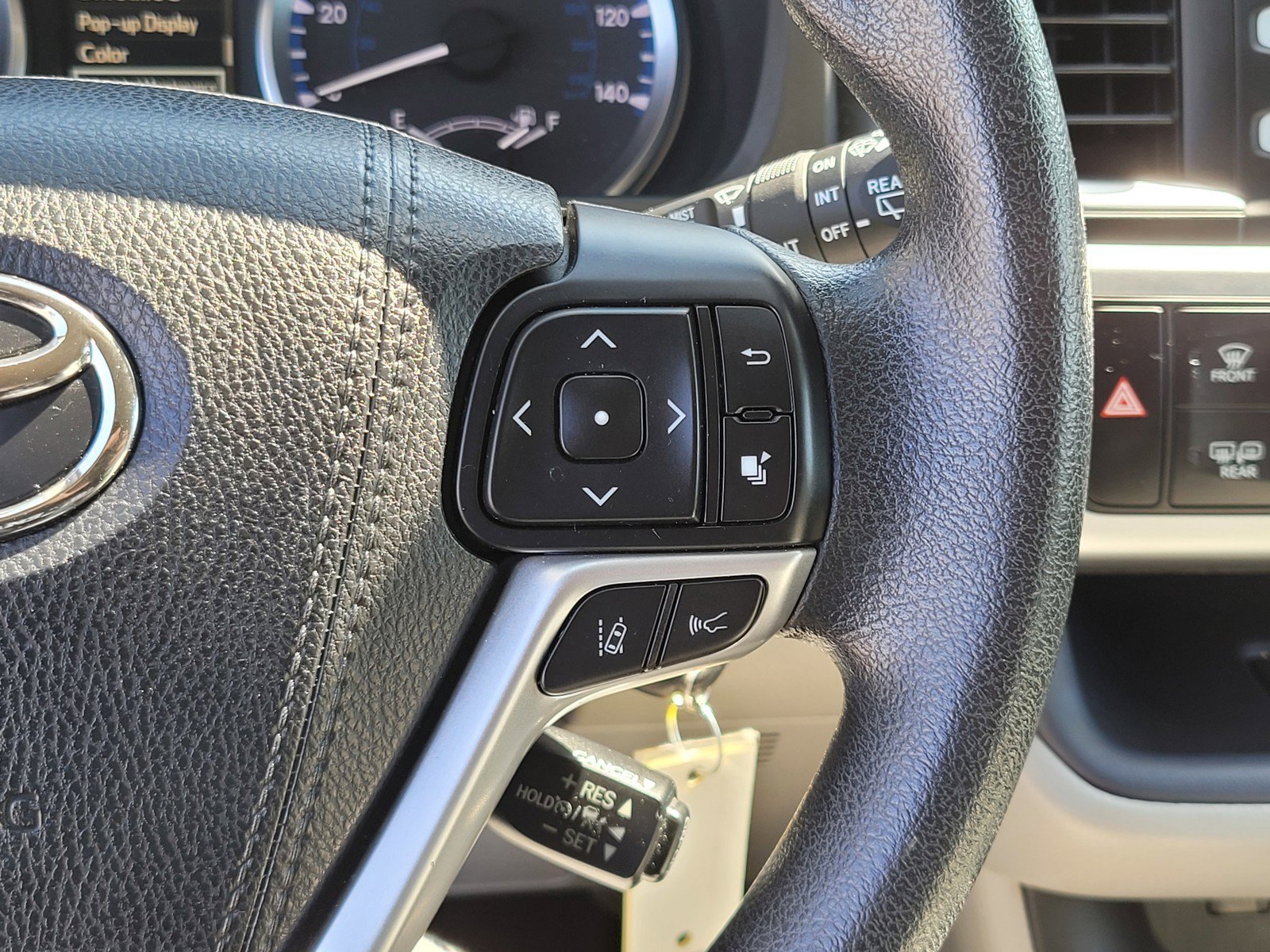 Used 2017  Toyota LE image 25