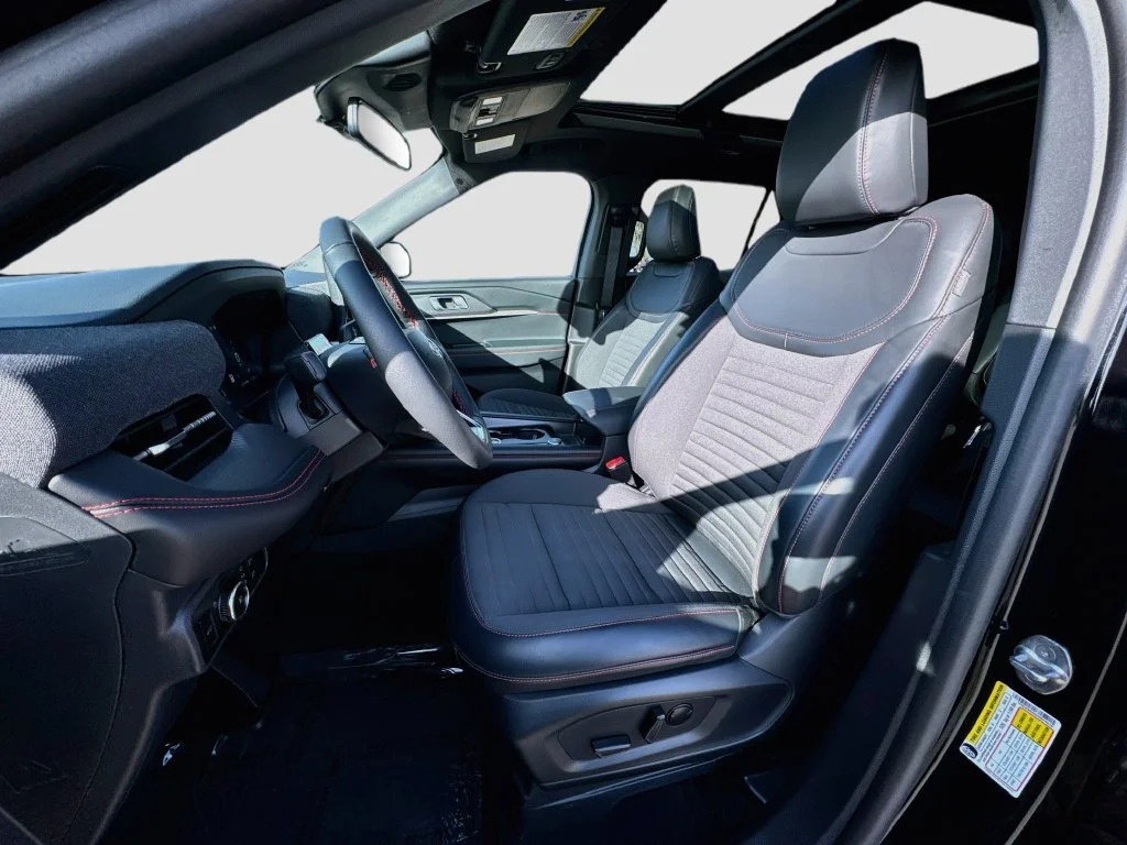 Certified Used 2025 Black Metallic Ford ST-Line image 18
