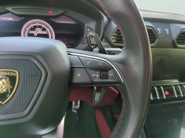 Used 2021 Black Lamborghini Base image 29