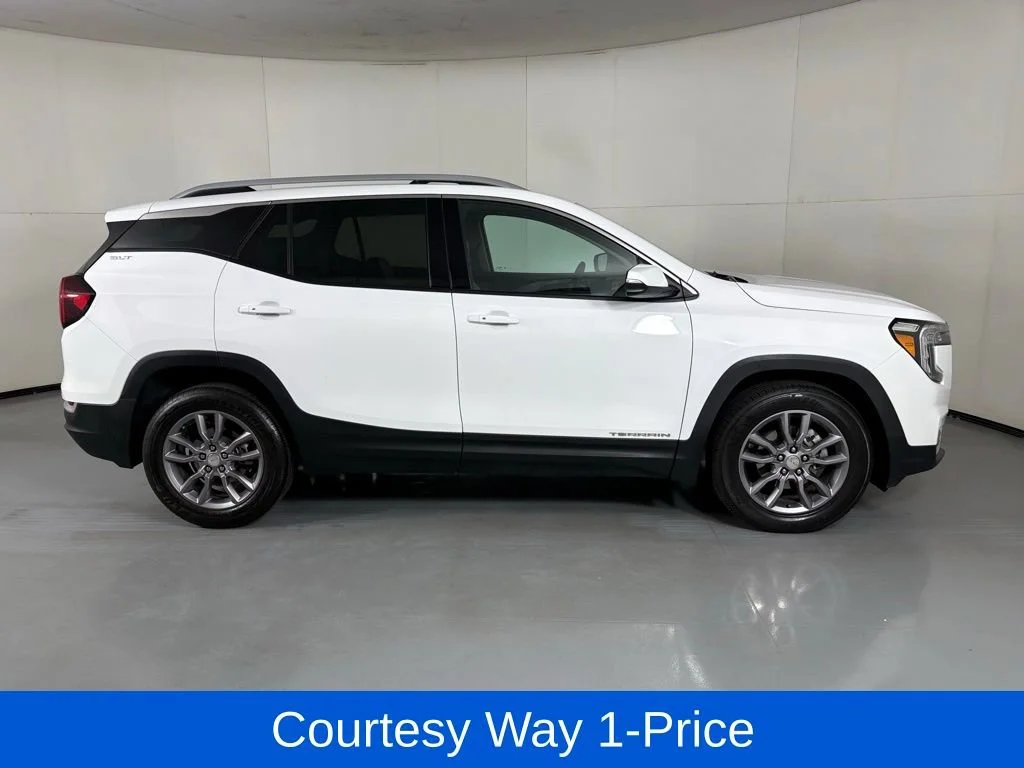 Used 2024 Summit White GMC SLT image 12
