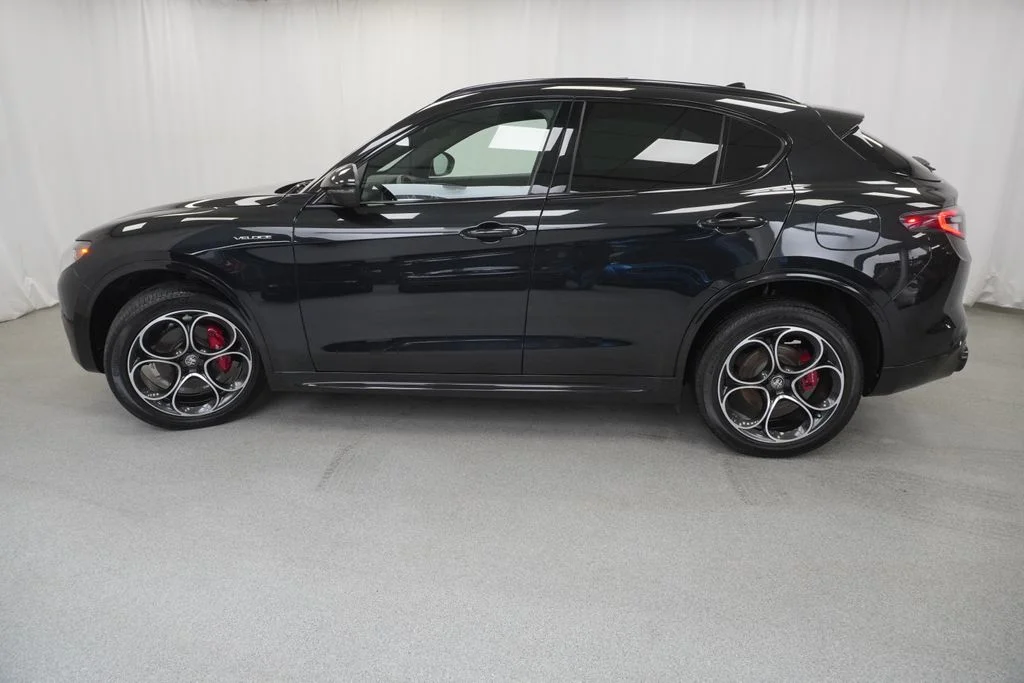 Used 2024 Black Alfa Romeo Veloce image 18