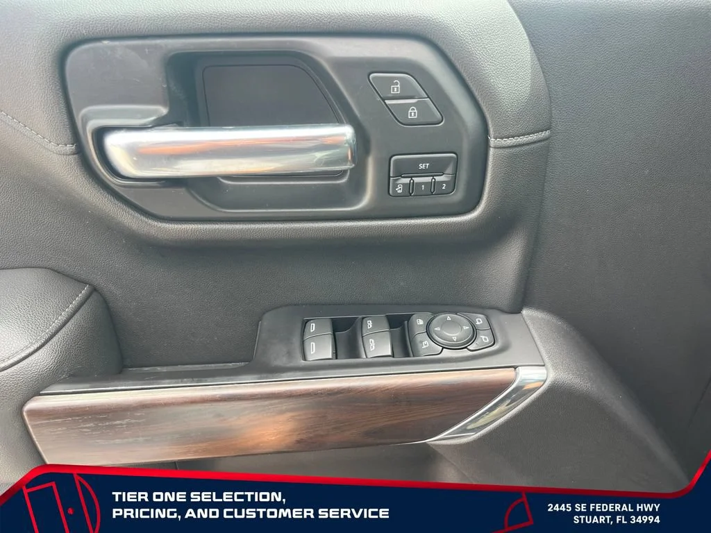 Used 2020 ONYX BLACK GMC SLT image 18