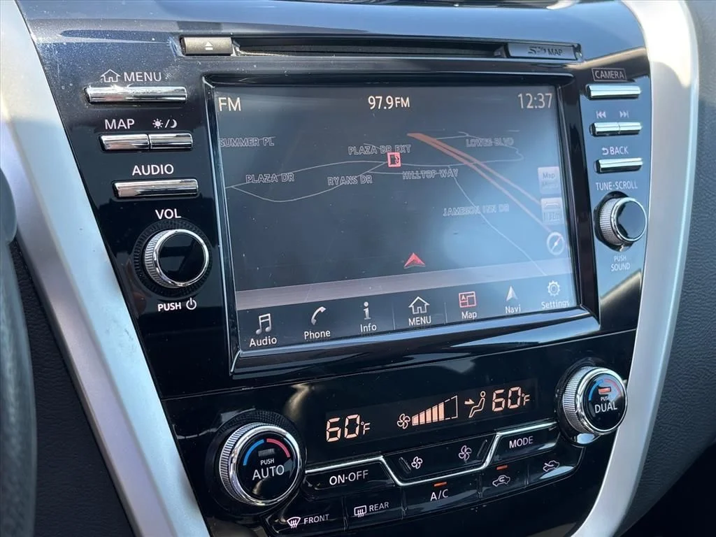 Used 2016 Gray Nissan SL image 21