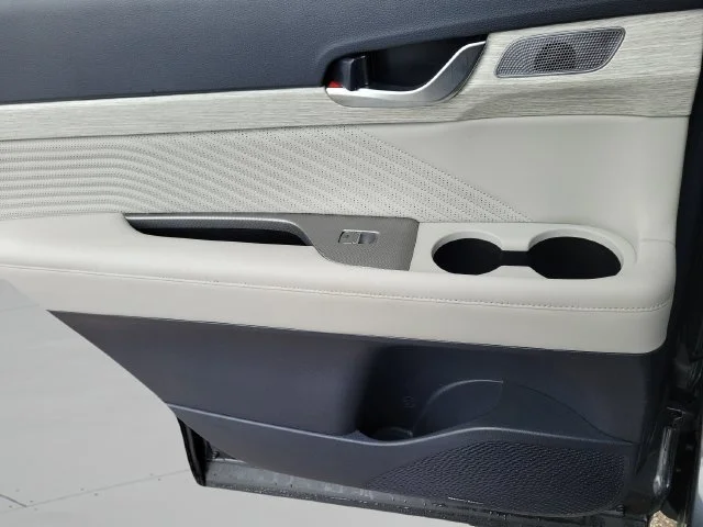 Used 2024 Gray Hyundai Calligraphy image 16