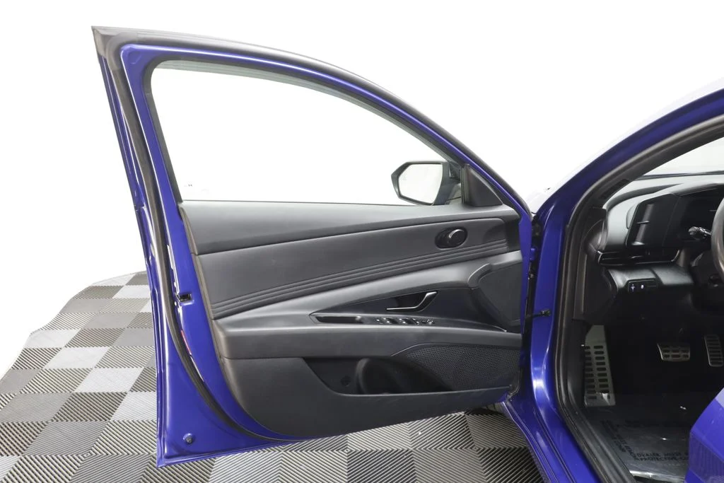 Used 2025 Intense Blue Hyundai SEL Sport image 5