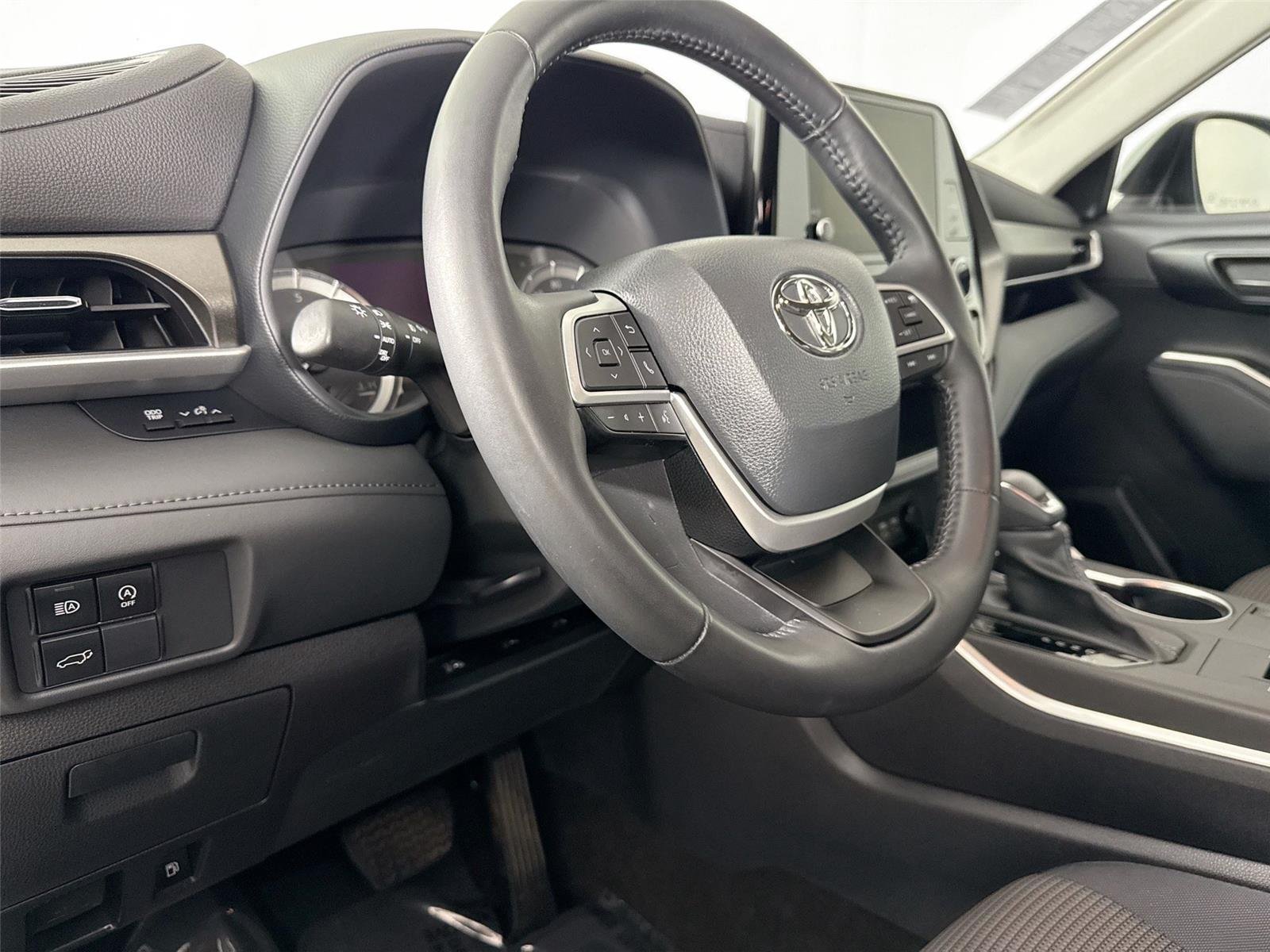 Used 2023 Celestial Silver Metallic Toyota LE image 4