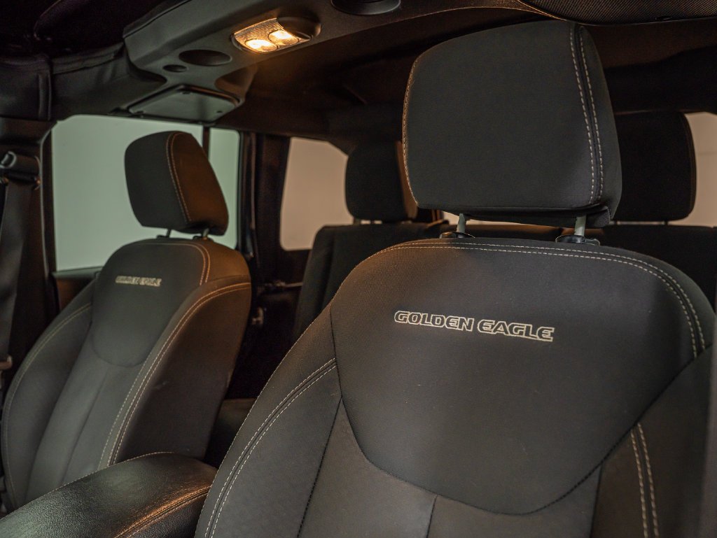 Used 2018 Rhino Clearcoat Jeep Unlimited Sport image 31