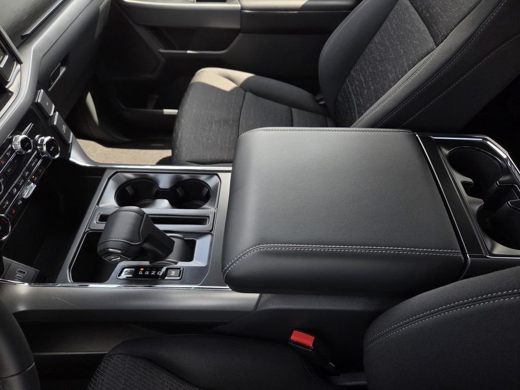 New 2026 Oxford White Ford XLT image 35