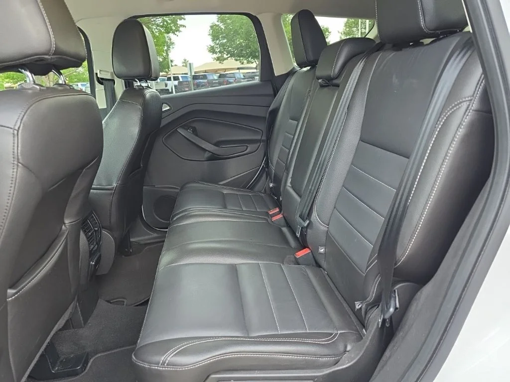 Used 2015 Oxford White Ford SE image 17
