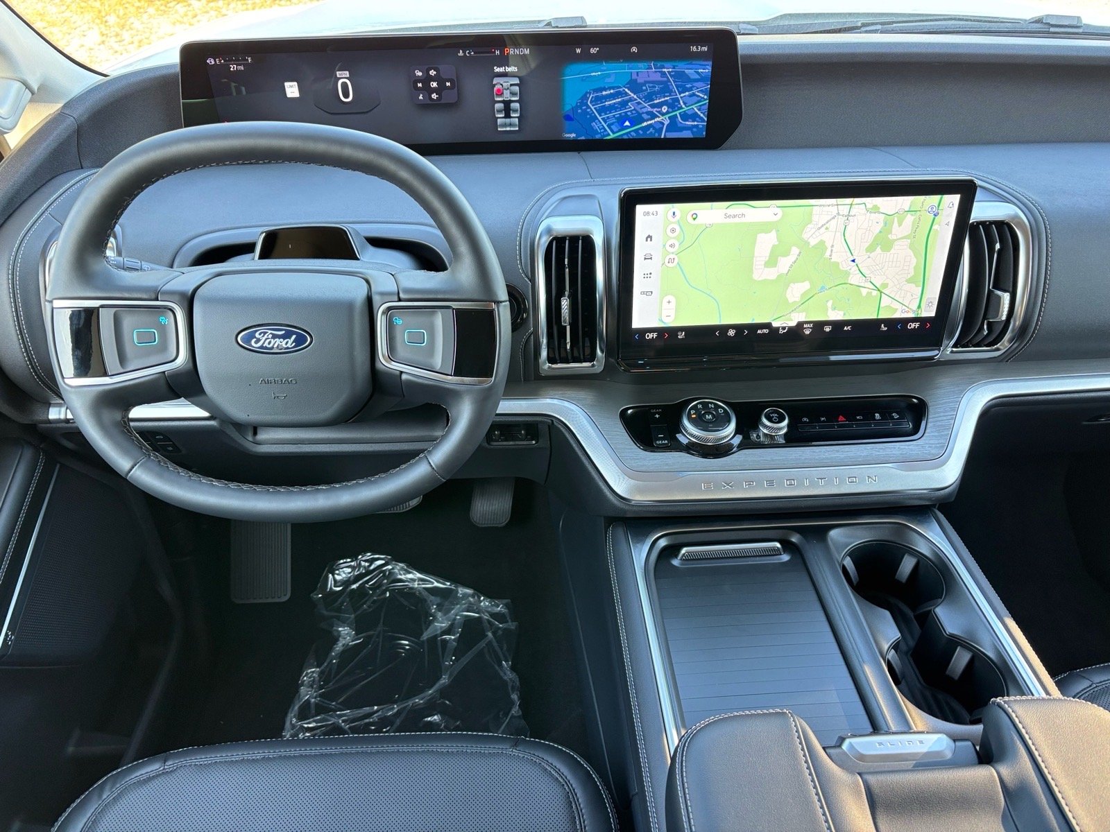 New 2026 Star White Metallic Tri-Coat Ford Platinum® image 15