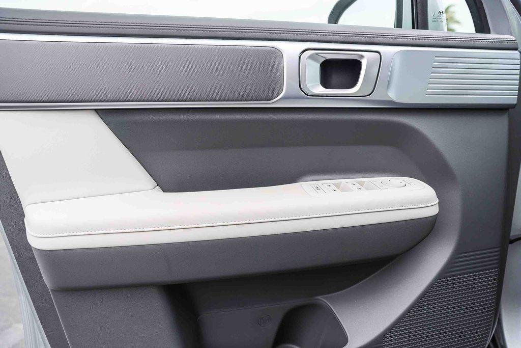 New 2026 Shimmering Silver Hyundai SEL image 20