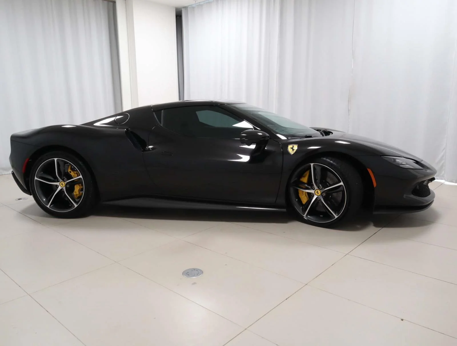 Used 2025 Nero Daytona Ferrari Coupe image 6
