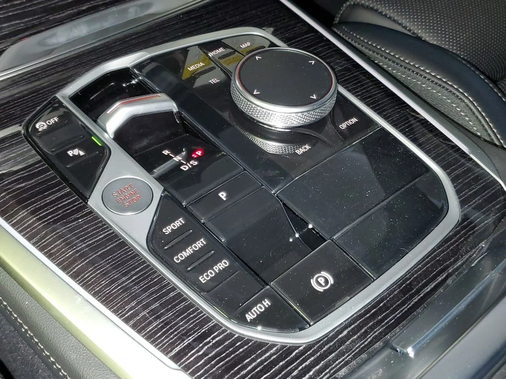Used 2026 Black Sapphire Metallic BMW sDrive40i image 25