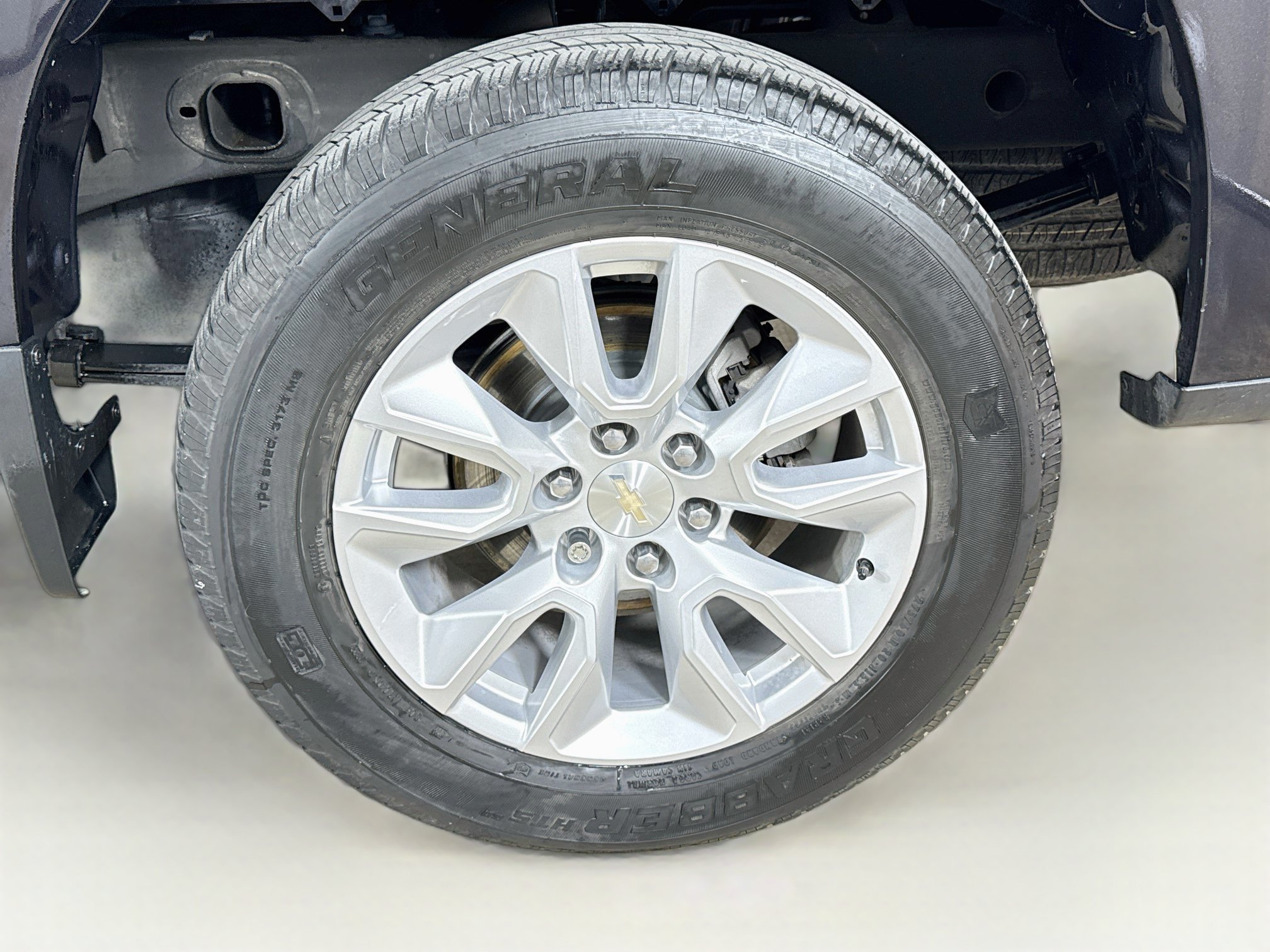 Used 2022 DARK ASH METALLIC Chevrolet Custom image 32