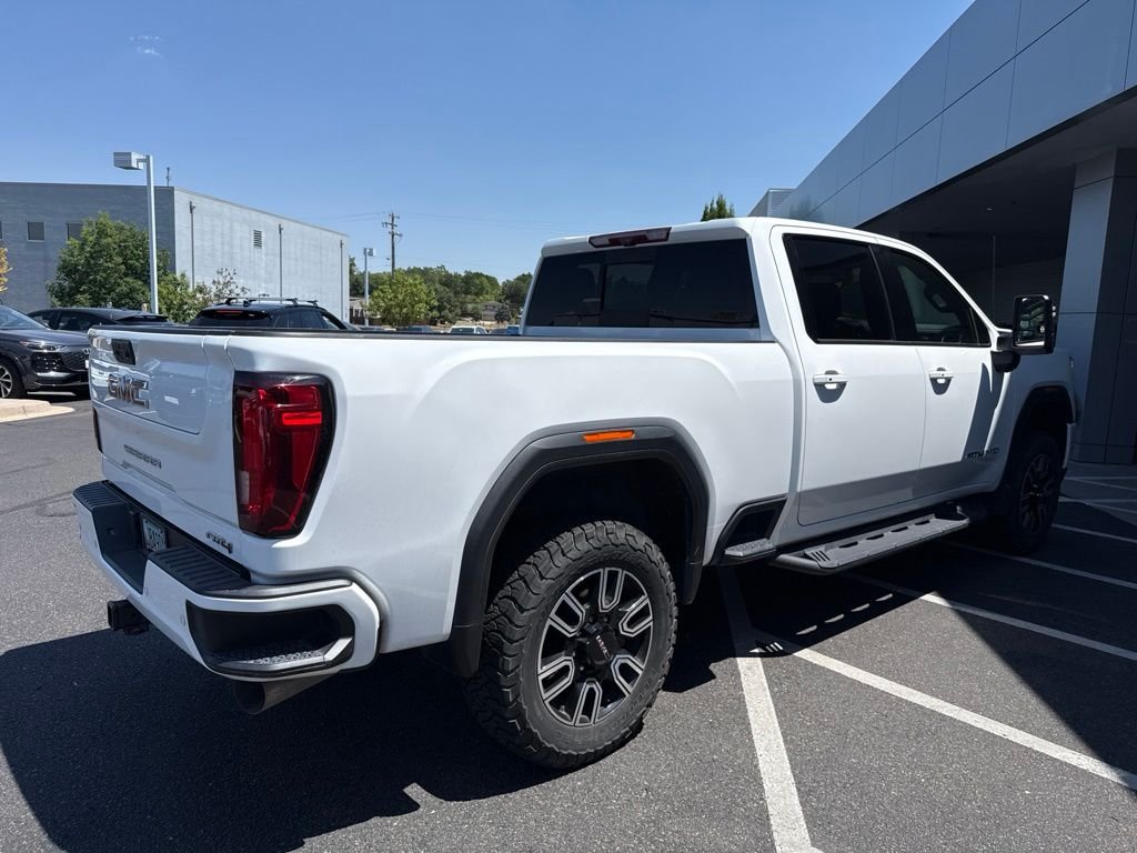 Used 2022 White GMC AT4 image 3