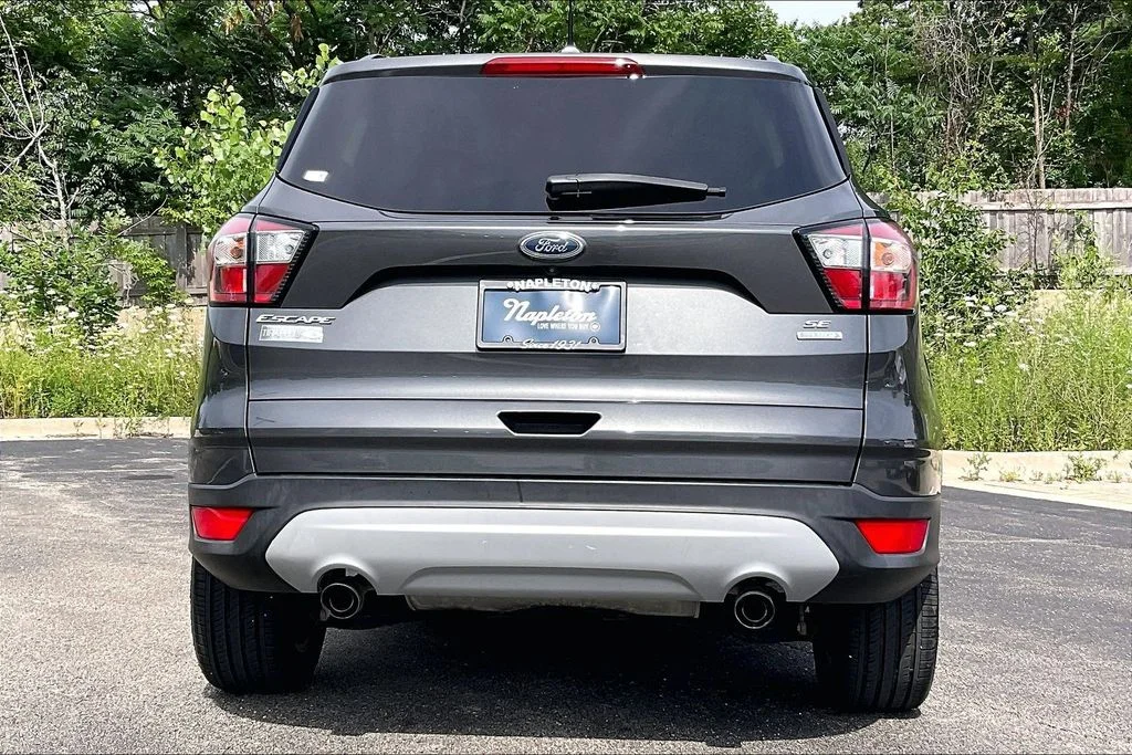 Used 2018 Gray Ford SE image 3