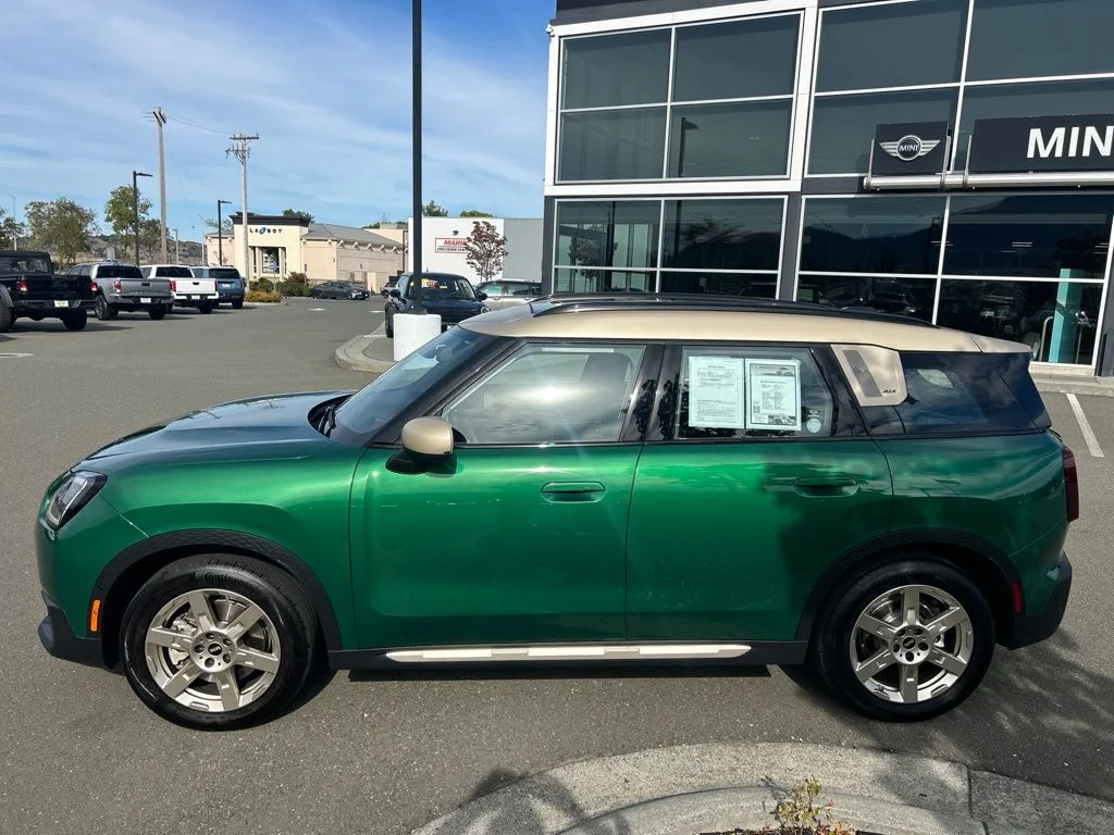 Certified Used 2026 Green MINI Signature Plus image 2