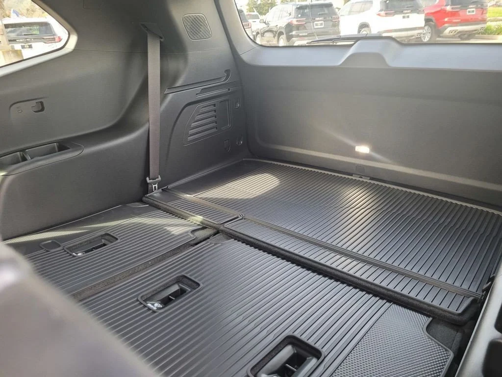 2026 GMC Acadia Elevation - Photo 9